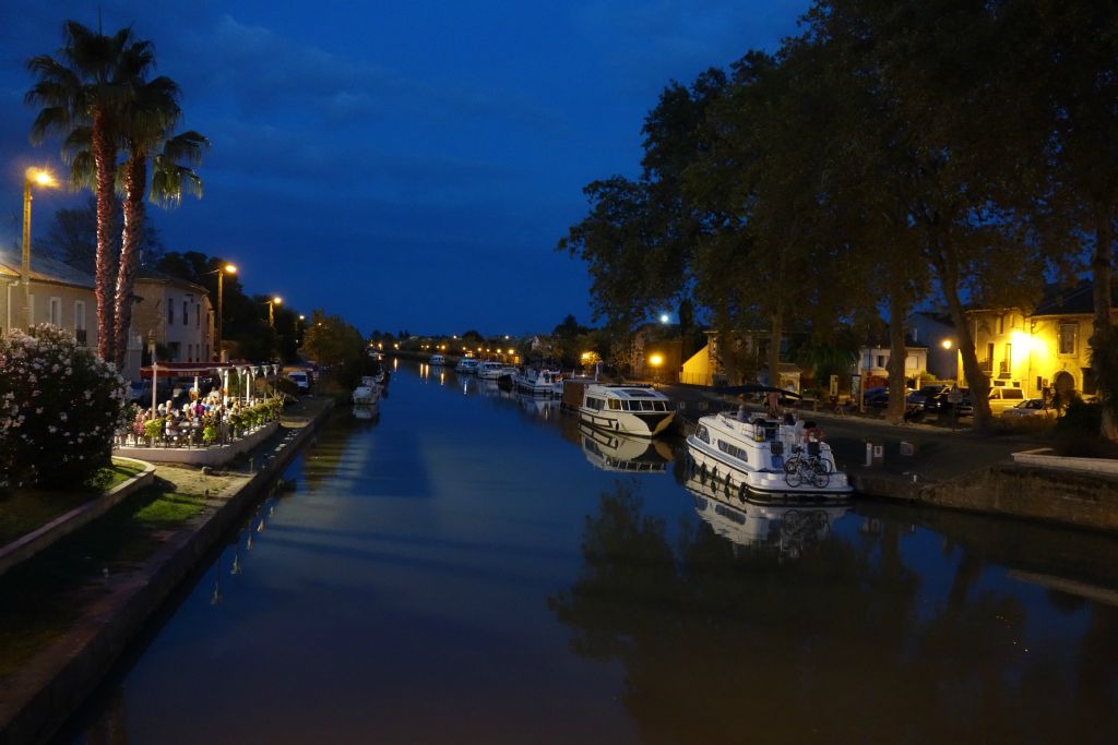 Villeneuve-les-Béziers by night